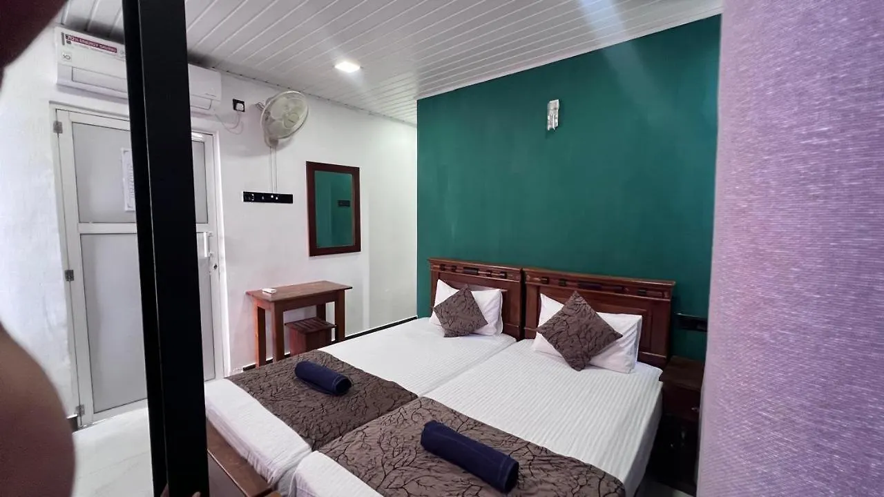 Kandy Tower Inn 0*,